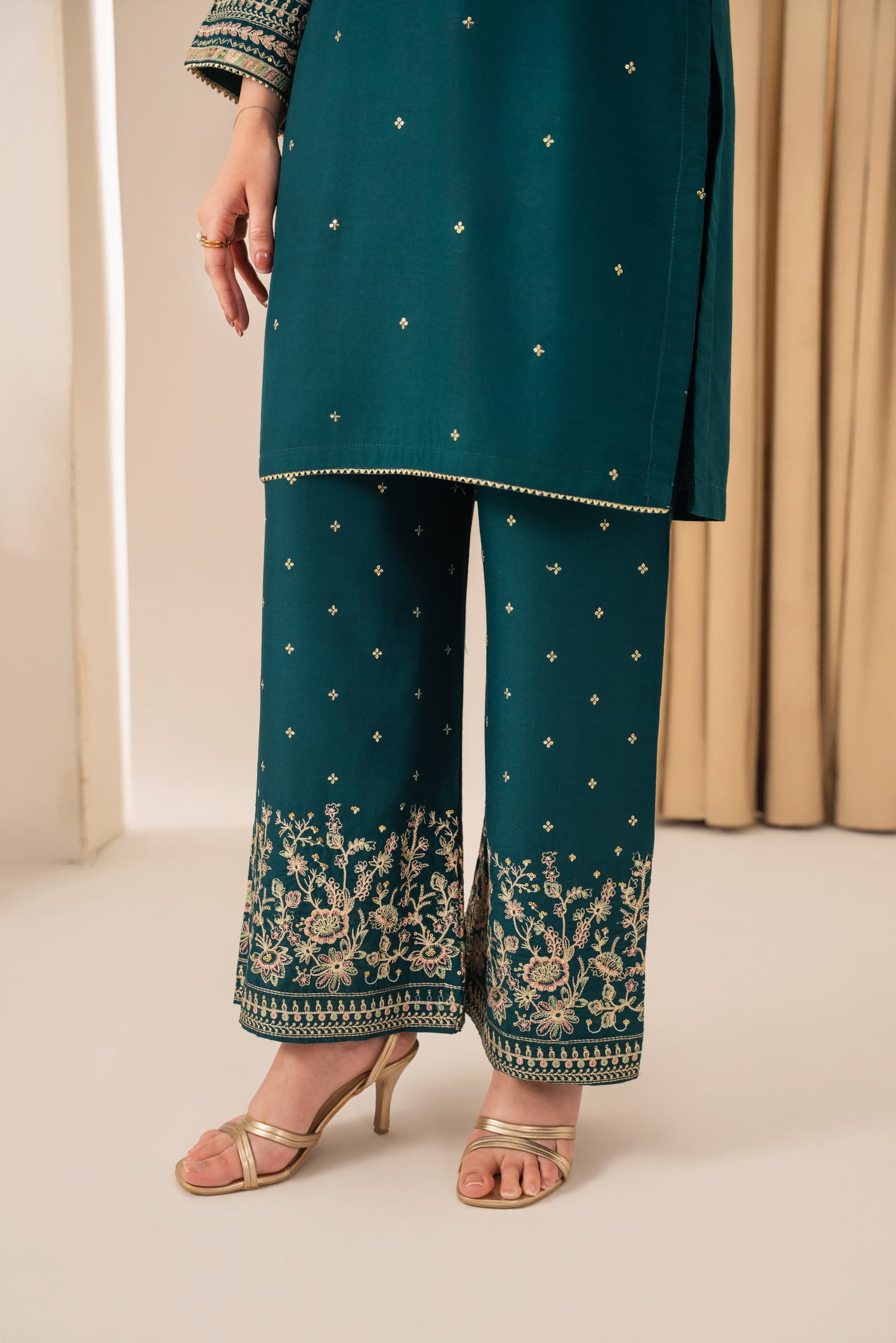 SAFIRA EMBROIDERED 3PC