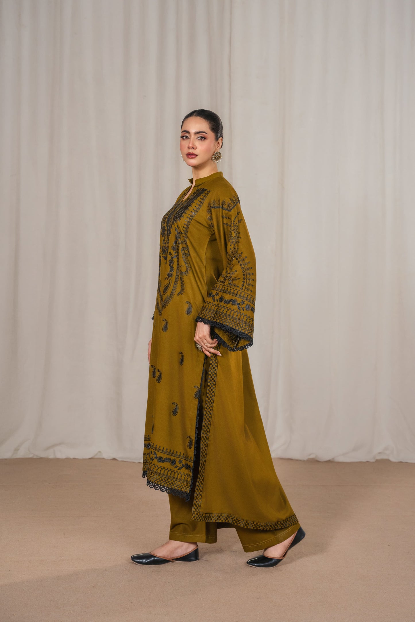 ZAITOON EMBROIDERED SHAWL 3PC