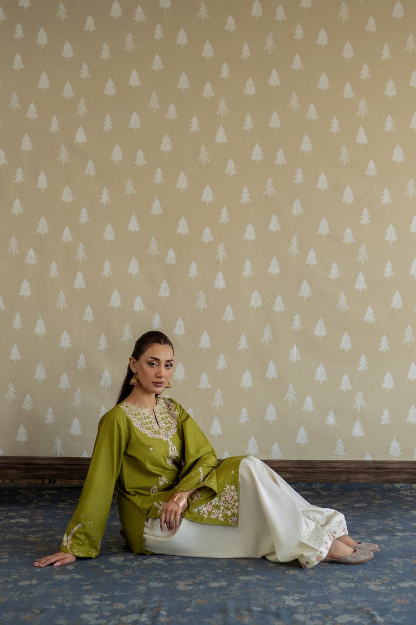 MAHIRA EMB 2PC FARSHI SET