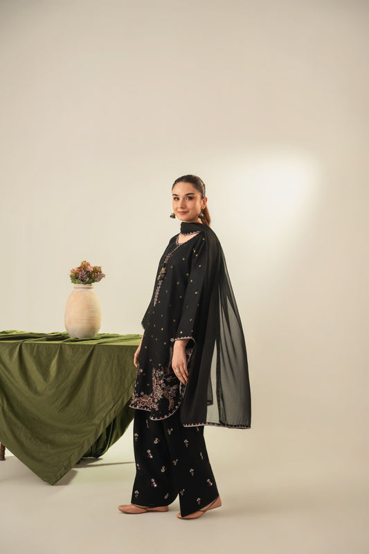ZARQA EMBROIDERED 3PC