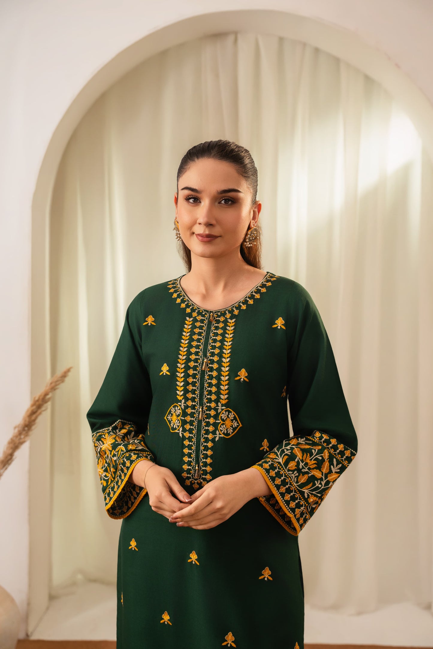 GLAMOUR GRACE EMBROIDERED 2PC