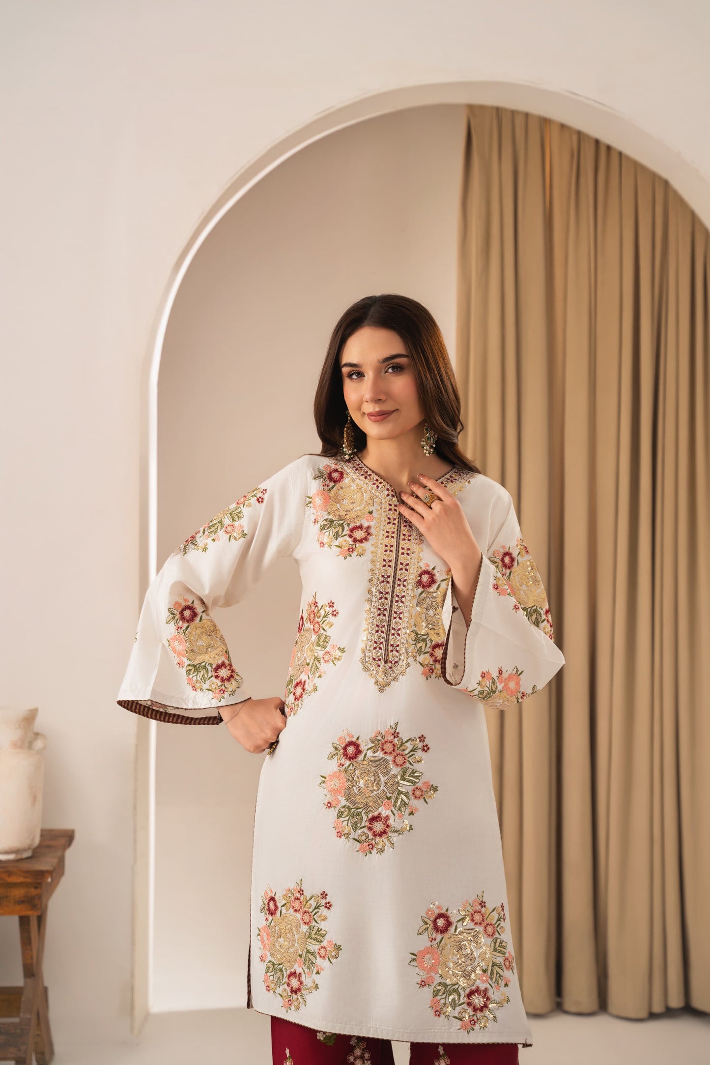 ALAYA EMBROIDERED 2PC