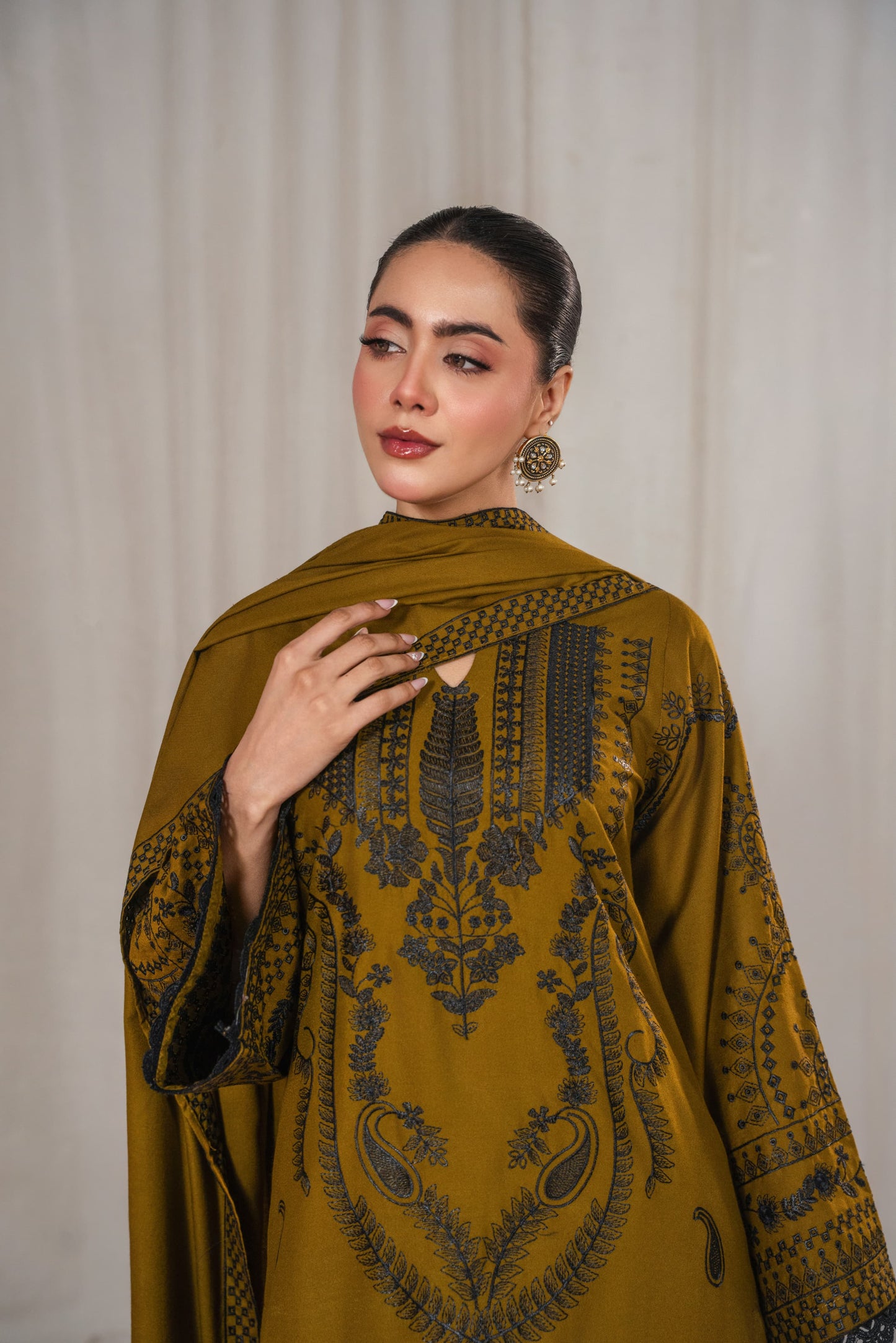 ZAITOON EMBROIDERED SHAWL 3PC