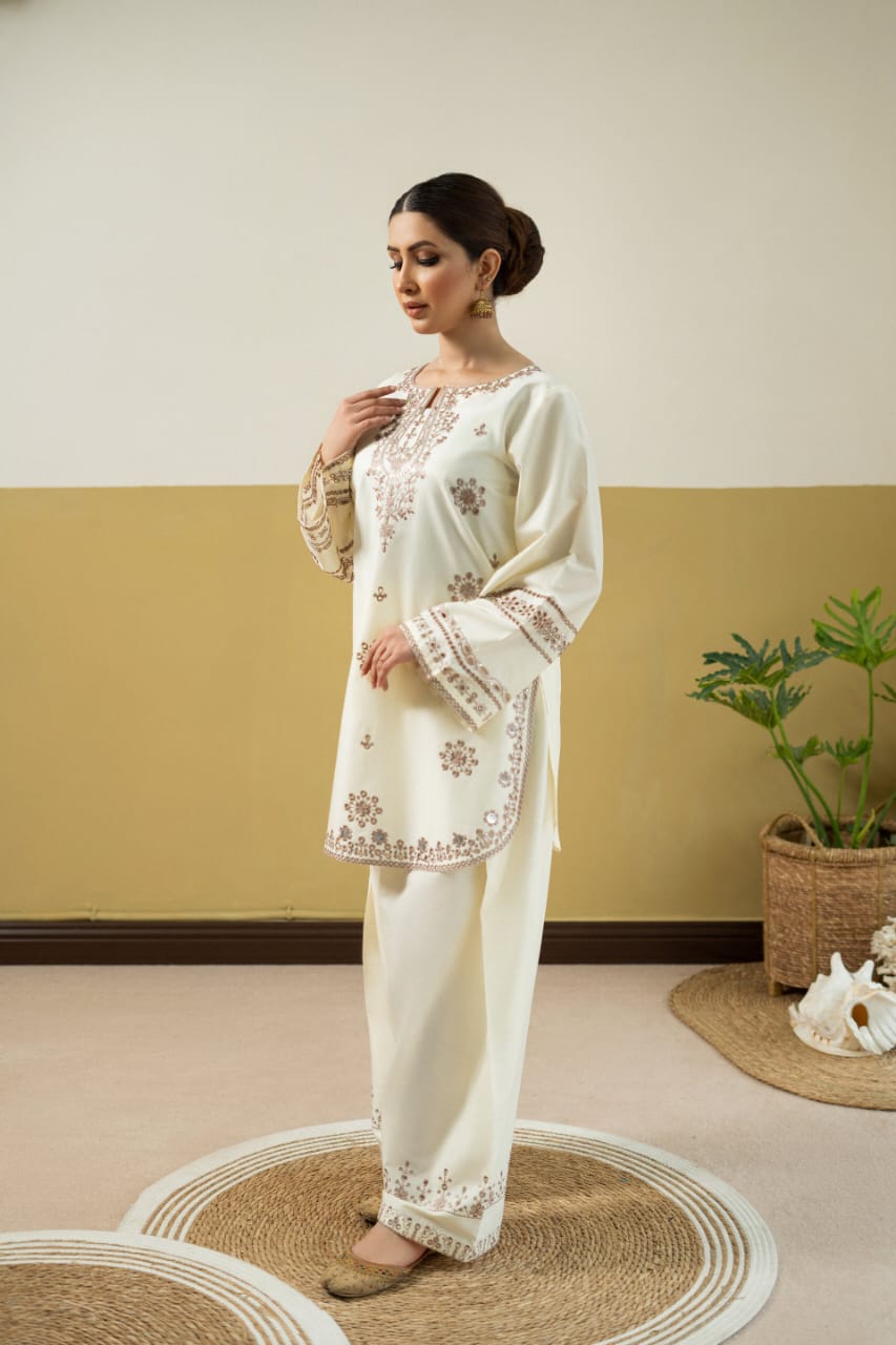 CREAM VILA EMB 2PC