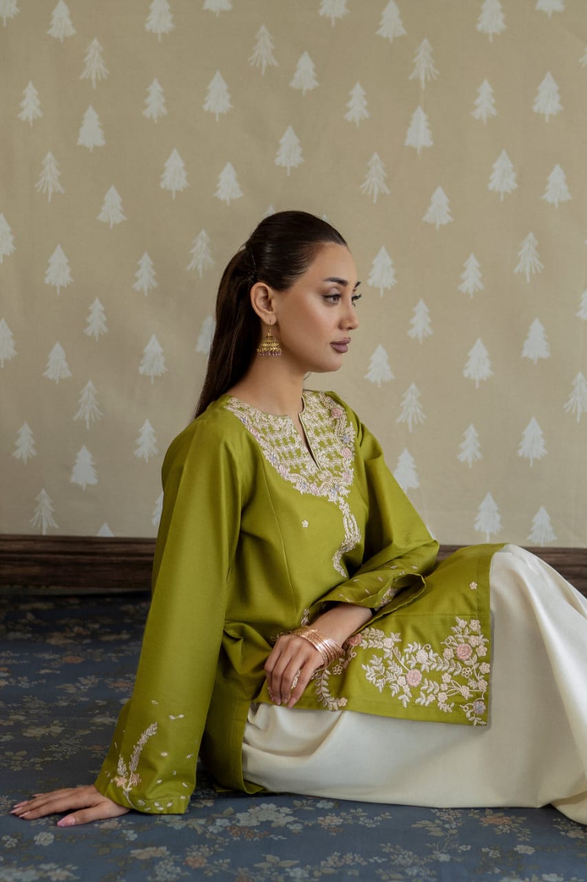 MAHIRA EMB 2PC FARSHI SET