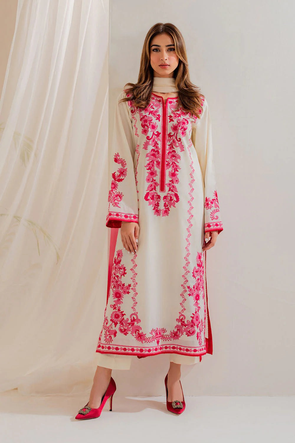 RAYA EMBROIDERED-3PC