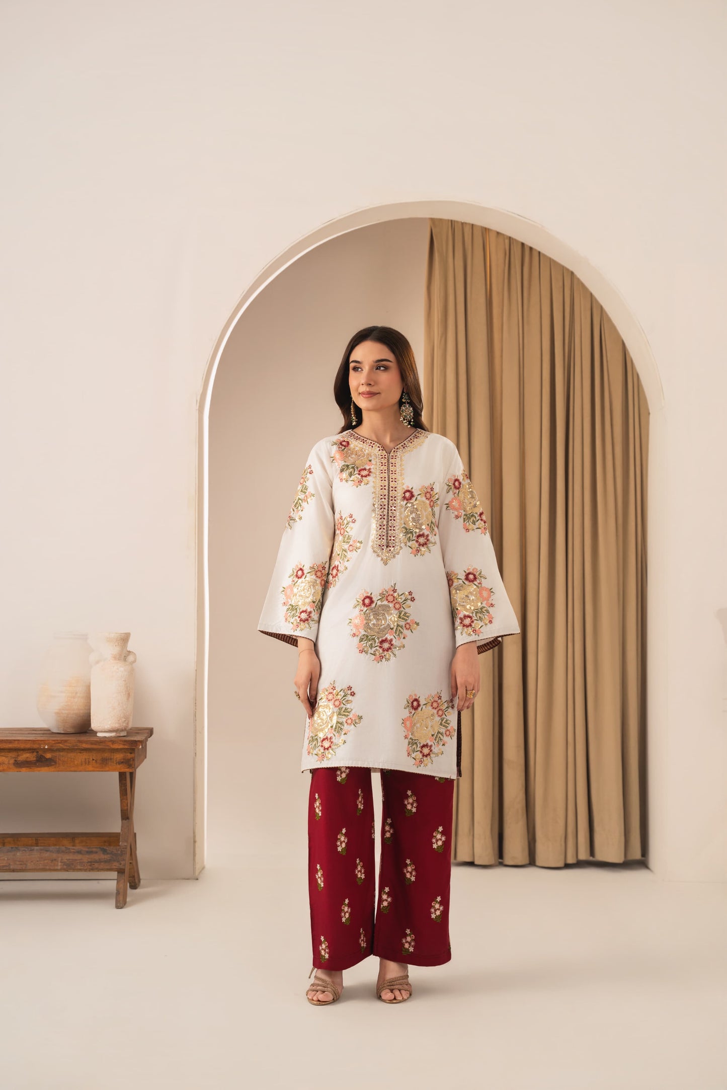 ALAYA EMBROIDERED 2PC