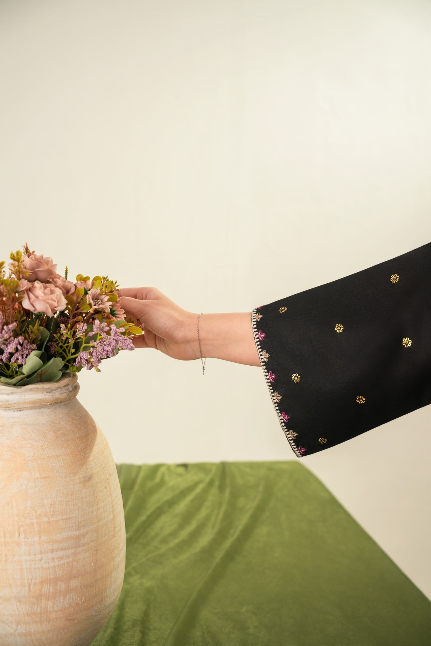 ZARQA EMBROIDERED 3PC