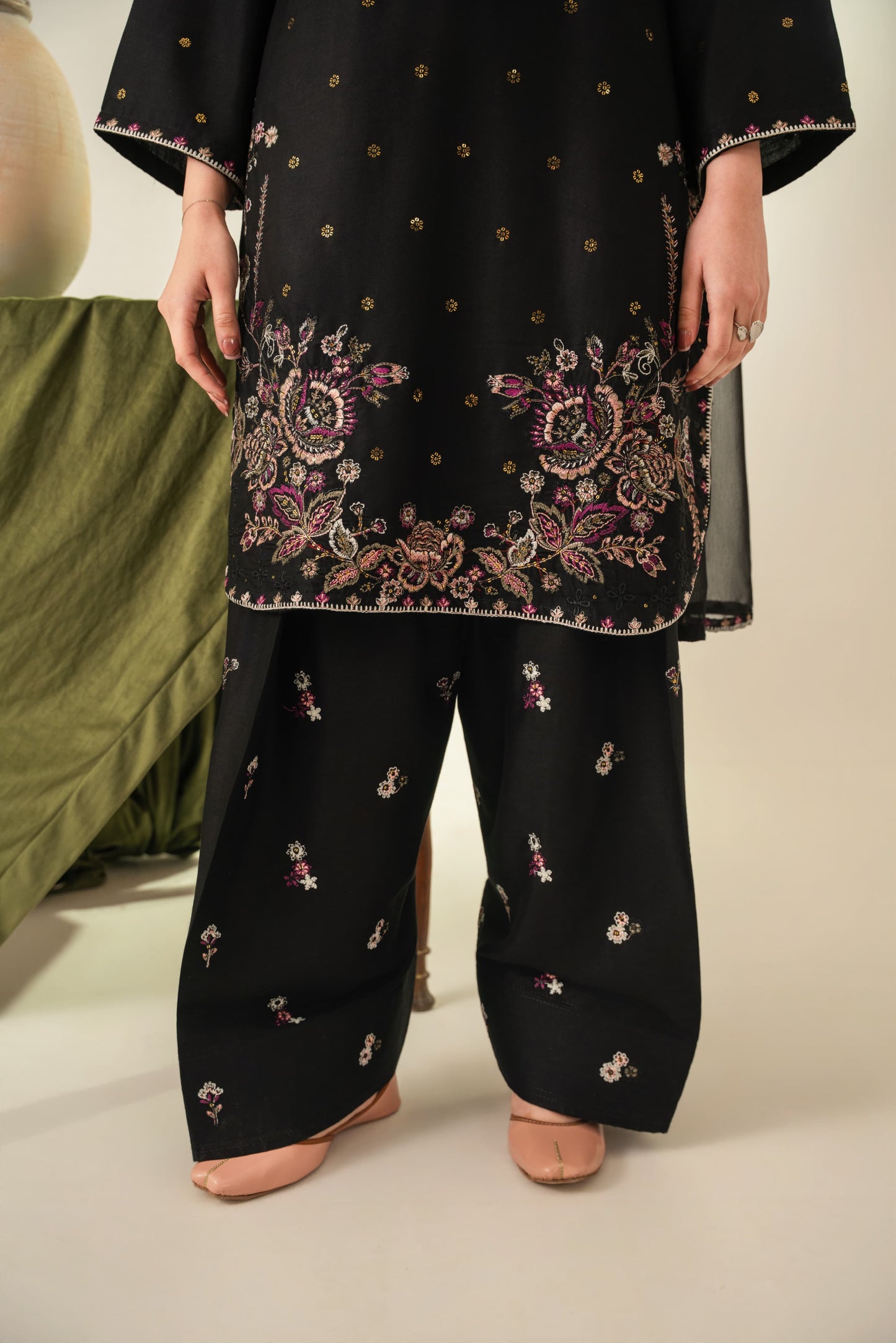 ZARQA EMBROIDERED 3PC