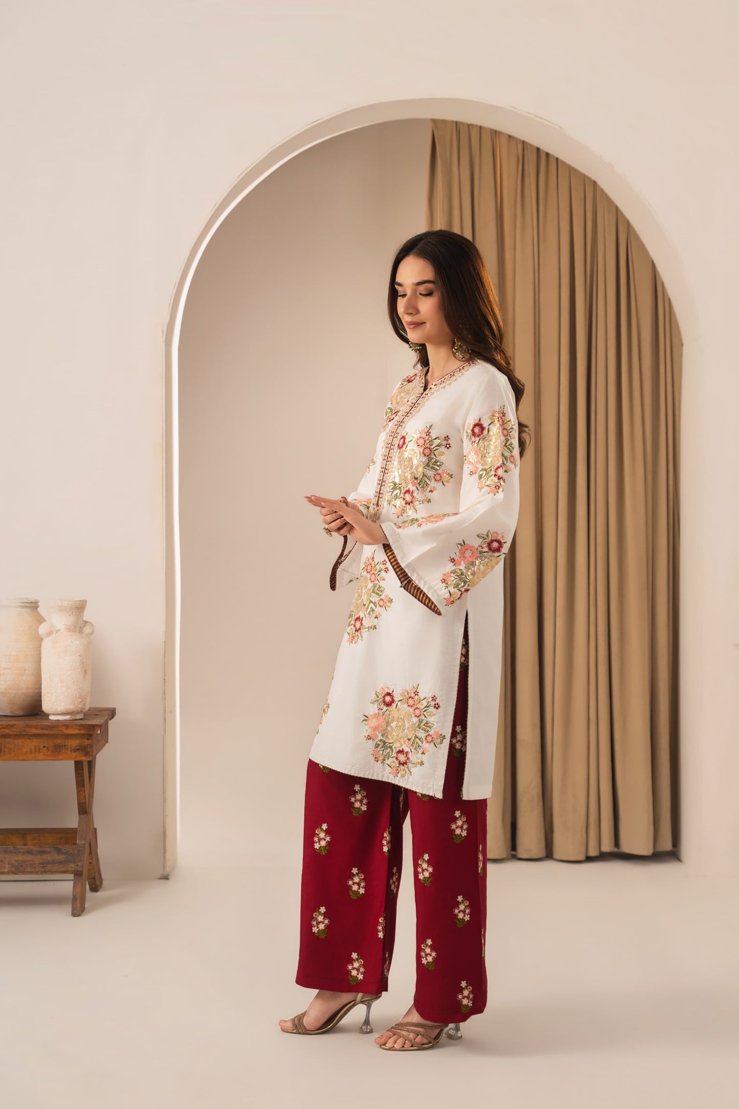 ALAYA EMBROIDERED 2PC