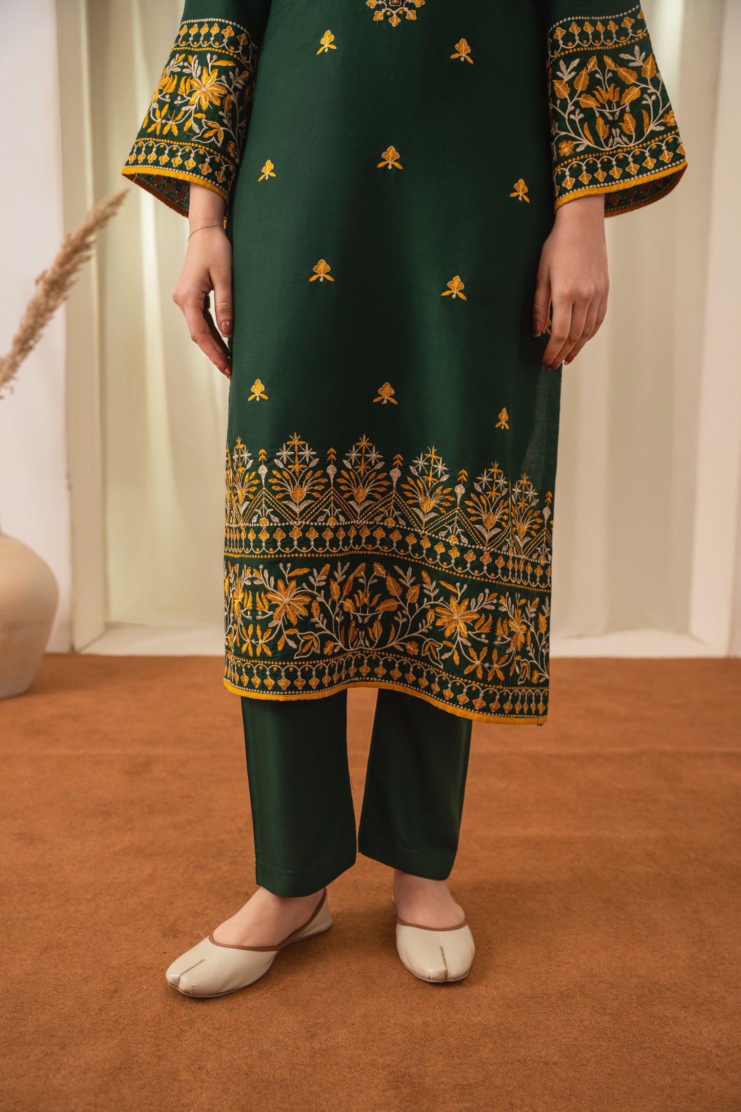 GLAMOUR GRACE EMBROIDERED 2PC