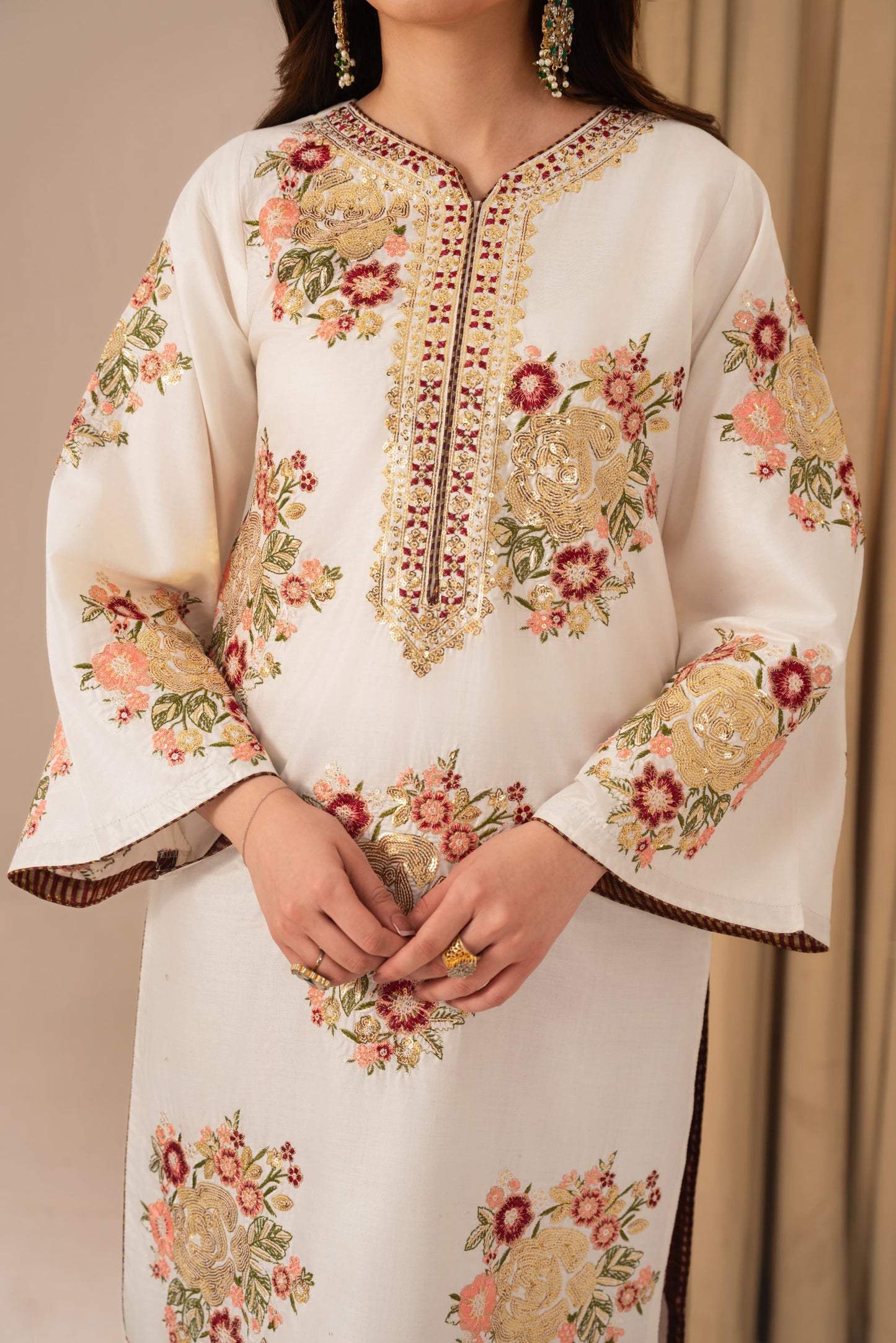 ALAYA EMBROIDERED 2PC