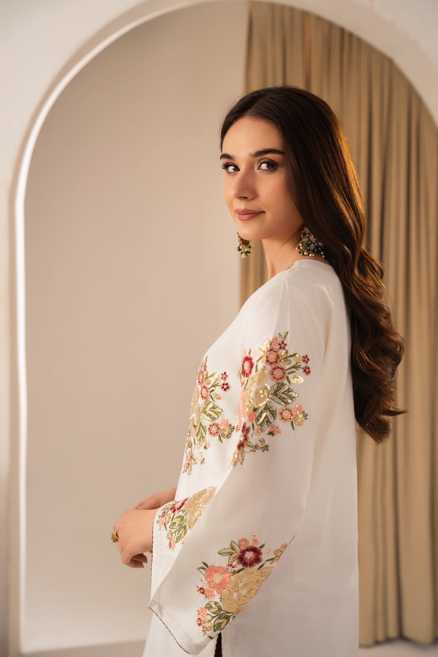 ALAYA EMBROIDERED 2PC