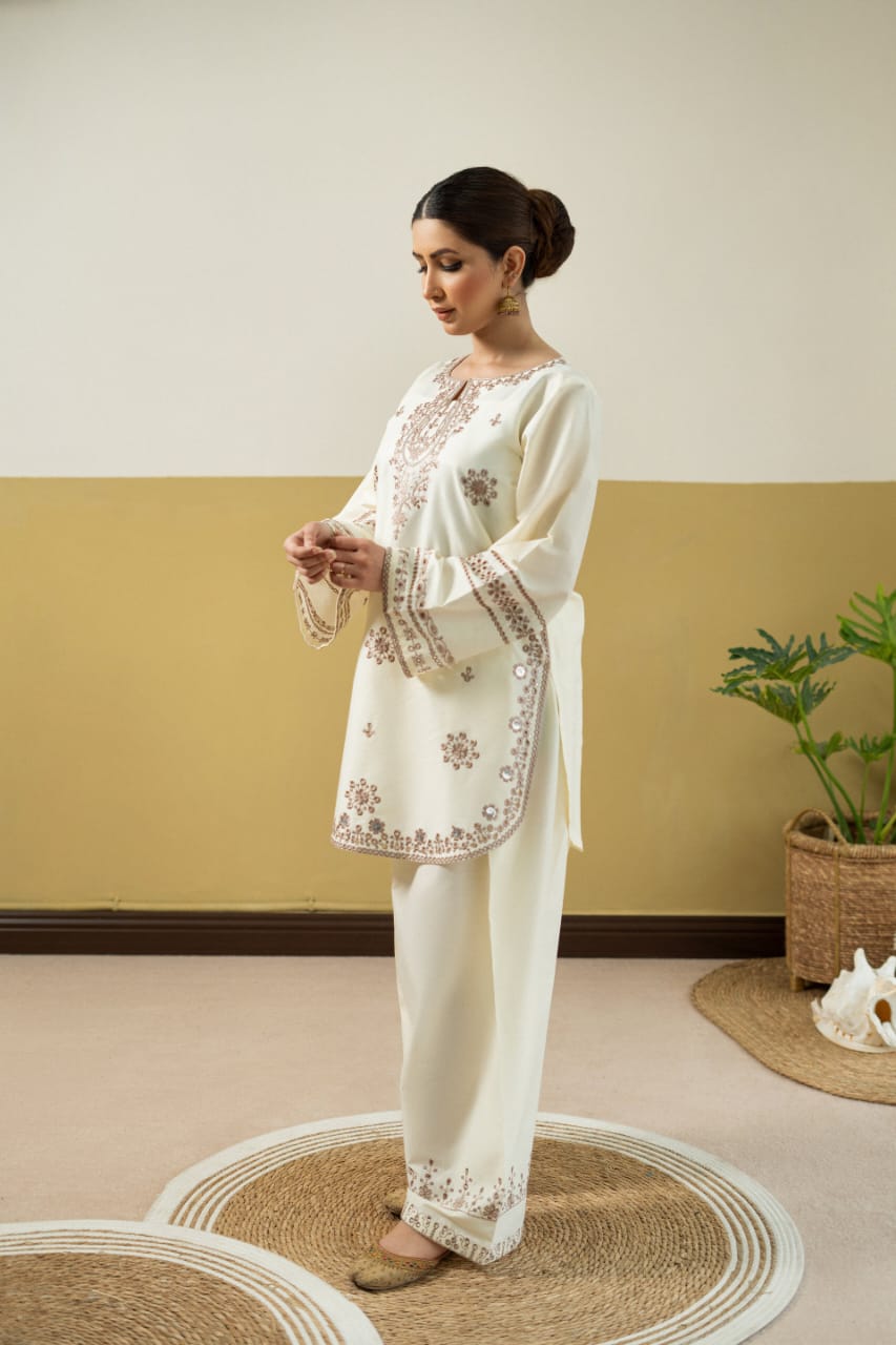 CREAM VILA EMB 2PC