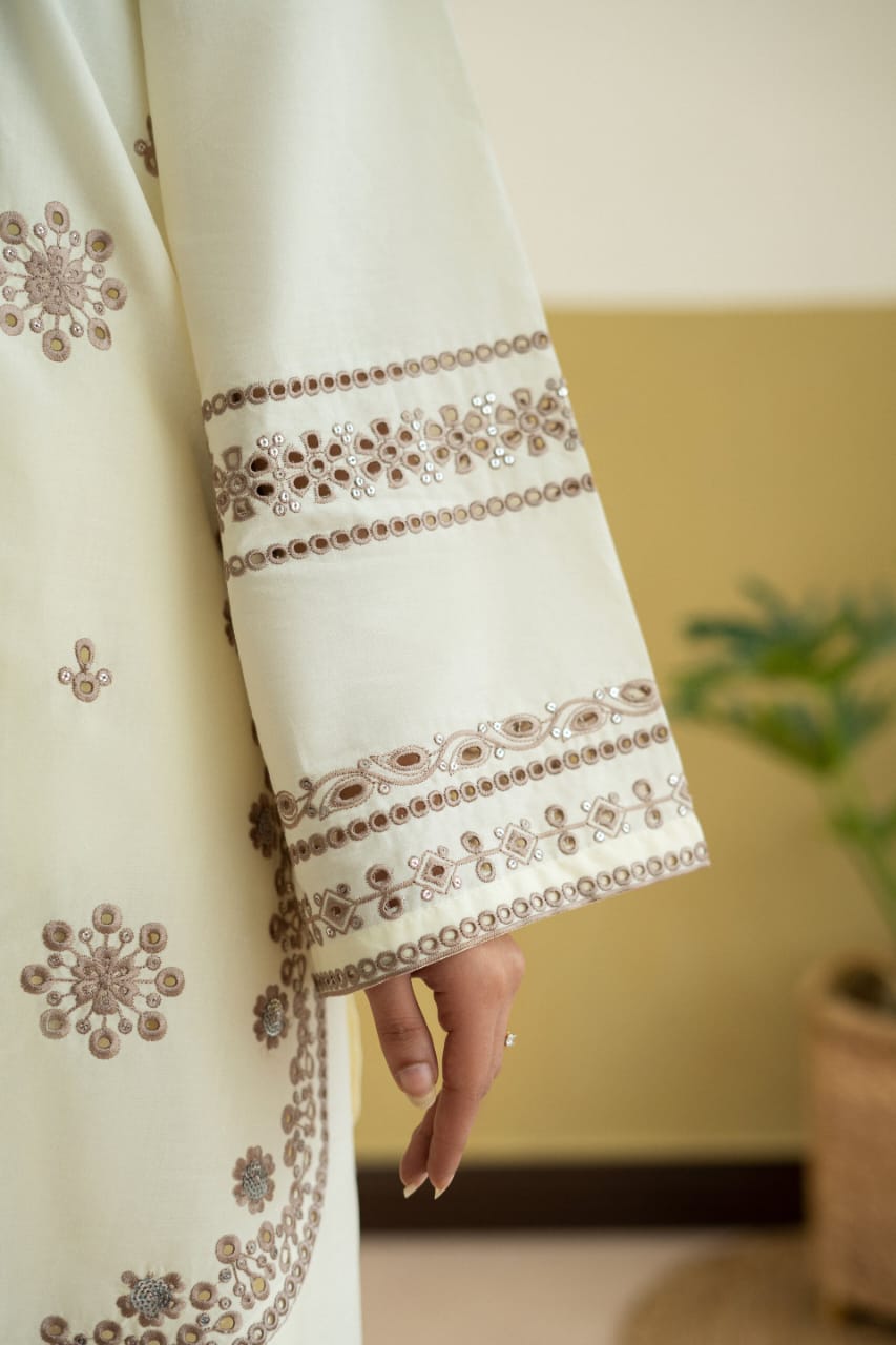 CREAM VILA EMB 2PC