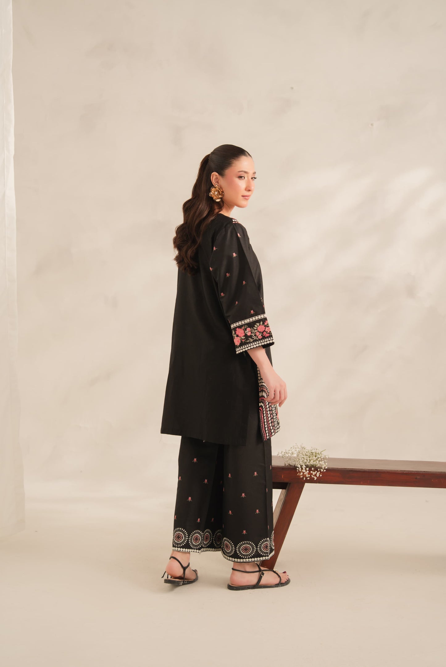 BLACK ROLL EMB 2PC