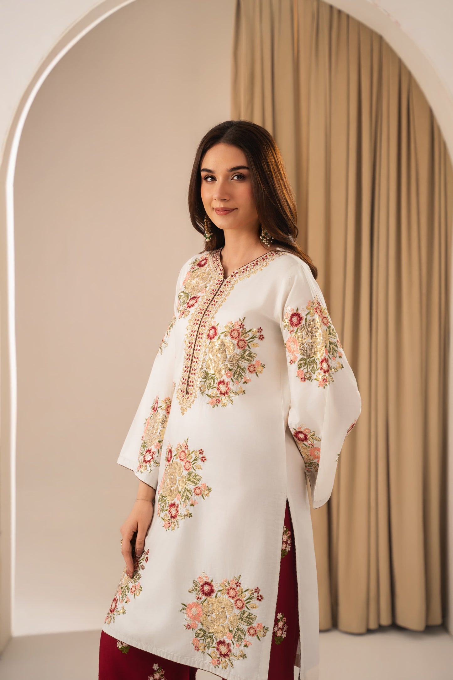ALAYA EMBROIDERED 2PC